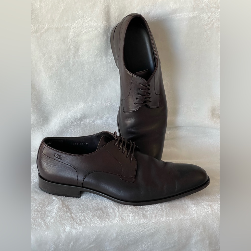 Men’s 10.5 Hugo Boss Leather Derby Dress Shoes Stitching Details Dark Brown